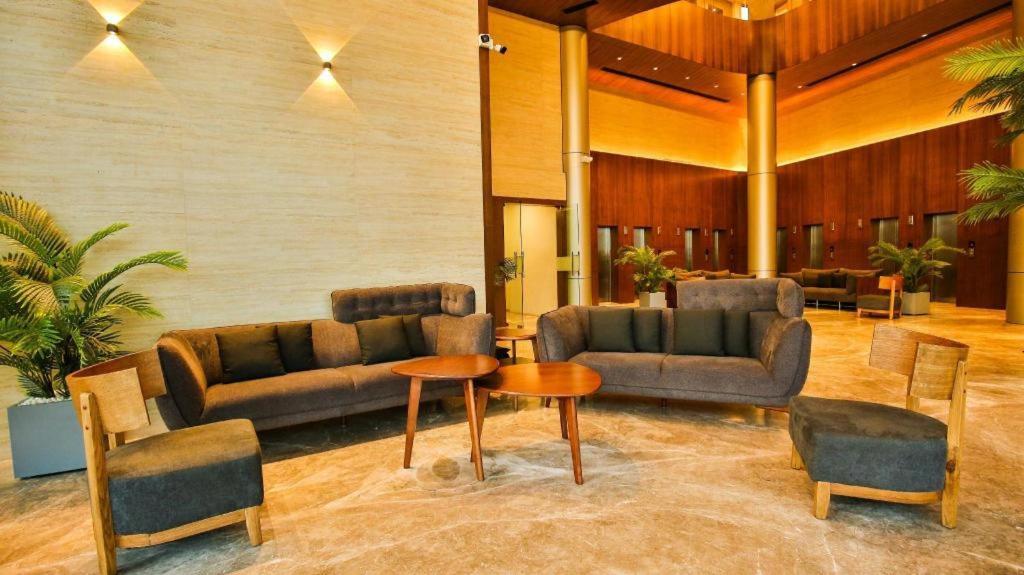 Weekend Address By Honest Homes 苏拉特 外观 照片