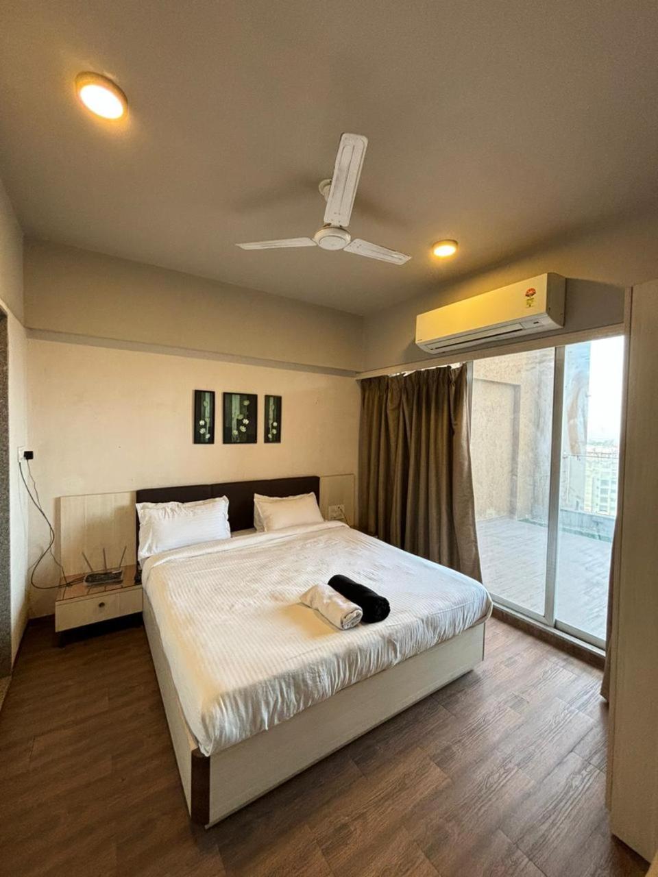 Weekend Address By Honest Homes 苏拉特 外观 照片